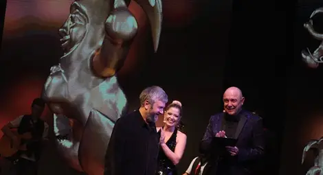 Русенските &bdquo;Редки тъпанари&ldquo; донесоха &bdquo;Златен Кукерикон&ldquo; на режисьора Теди Москов