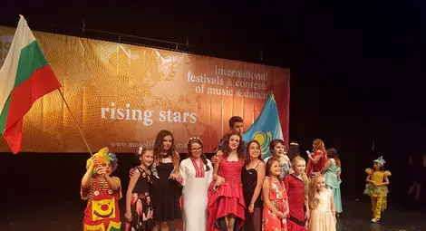 &bdquo;Слънцата&ldquo; омаяха строго жури на фестивал и конкурс в Испания