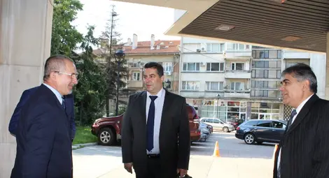 Григоров разпредели  ресорите на заместниците си