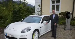 Русенски инженер в екипа на върховото „Порше Панамера“