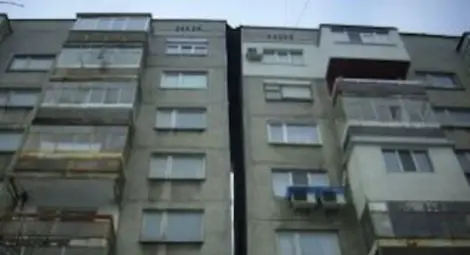 Със съдебно решение: Съседи изгониха от блок баба хулиганка