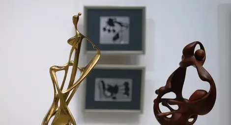 Изложбата &bdquo;РазЛичен&ldquo; пренася русенската публика в света на известния художник Христо Генев