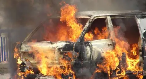 Опел пламнал в парка заради любов и ревност Опел пламнал в парка заради любов и ревност