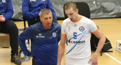 Пламен Христов и Стилиян Асенов по времето, когато и двамата носеха екипа на &bdquo;Дунав&ldquo;.                                          Снимка: Архив