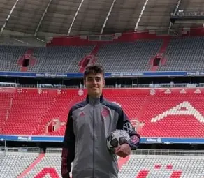 Русенският футболен талант Бобо Синабов направи знаменит пробив до юношеския тим на &bdquo;Байерн&ldquo;