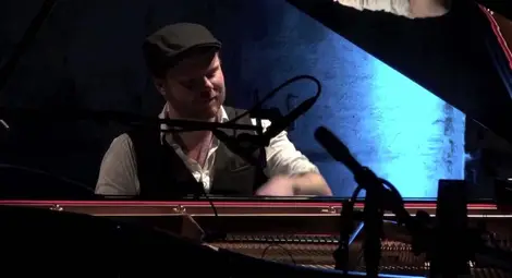 Кай Шумахер - eдин от най-екстравагантните класически пианисти, идва със &bdquo;Сигнум&ldquo;