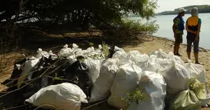 35 чувала боклуци събраха доброволци от остров Алеко и сливополския бряг