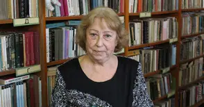 Русенци даряват ценни издания на Рибния буквар на музея на румънското училище, в което е отпечатан