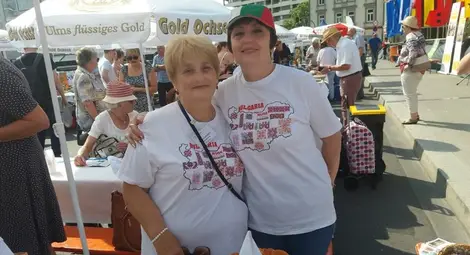 Райна Абрашева /вляво/.