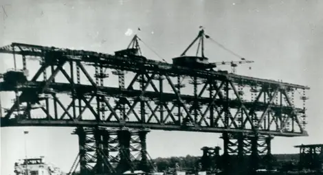 Облечени като ескимоси, строителите на „Обект 889“ мерели дъното на Дунав Облечени като ескимоси, строителите на „Обект 889“ мерели дъното на Дунав