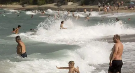 Морето наполовина по-евтино от днес