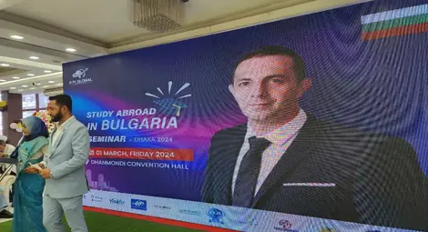 Представянето на възможностите за обучение в Русенския университет предизвикаха голям интерес сред младите хора в Бангладеш.