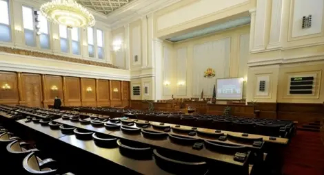 Над 4200 лева стартова заплата за депутатите в новия парламент Над 4200 лева стартова заплата за депутатите в новия парламент