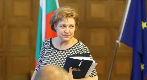 Менда Стоянова: Ще има фалити на застрахователи, ако не поскъпне &bdquo;Гражданска отговорност&ldquo;