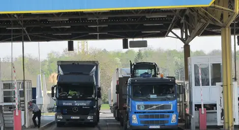 Дефект след година: Сменят асфалта на Дунав мост 2