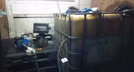 Нелегалната бензиностанция край Бяла за пореден път хваната в крачка