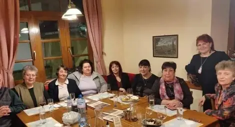 Традиционна празнична торта очаква седмокласниците от център &bdquo;Диалог&ldquo;