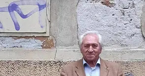 Архитект Тончо Тончев чертае арки и пиластри за ангелите във висините