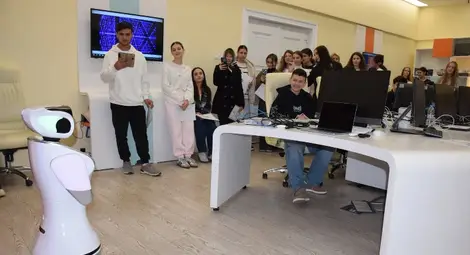 Ученици и учители от Молдова получиха сертификати за завършен квалификационен курс по български език и култура в Русенския университет