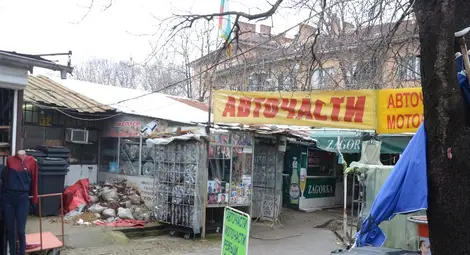 Стари складове на Централния пазар се  превръщат в модерна търговска сграда
