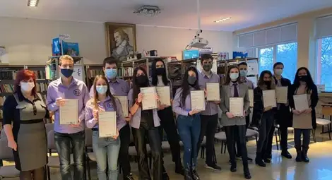 12 абитуриенти от Дойче шуле получиха сертификати на Кеймбридж