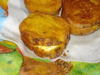 Готвачка в детска градина глобена за пържени филии