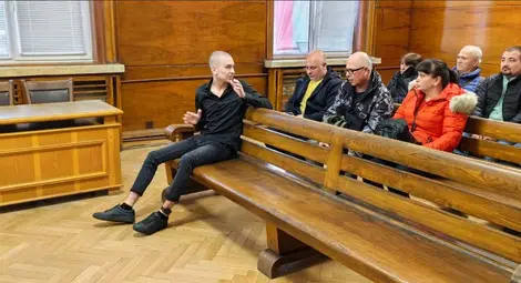 Жулиен КЯЗЪМОВ Жулиен КЯЗЪМОВ