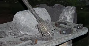 Каменоделец уличен в кражба на надгробен паметник