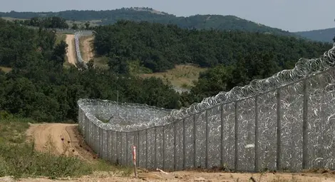 Очаква се окончателно оградата с Турция да бъде готова през януари 2017 г.