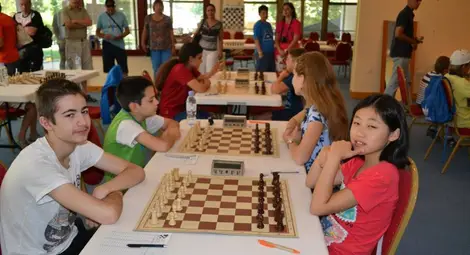 Шахматисти от пет държави се включиха в детския турнир в Албена