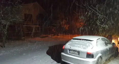 29 машини посрещнаха първия сняг по пътищата в Русенско 29 машини посрещнаха първия сняг по пътищата в Русенско