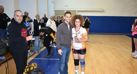 Девойките от "Любо Ганев-Автосвят" спечелиха убедително Коледния волейболен турнир във Варна /галерия/