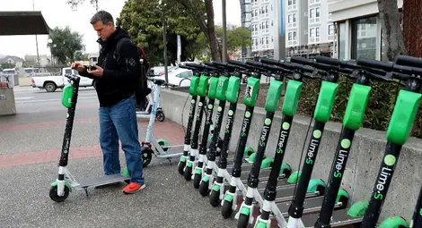 Ползването на скутерите ще става през мобилно приложение. В други български градове услугата вече работи.