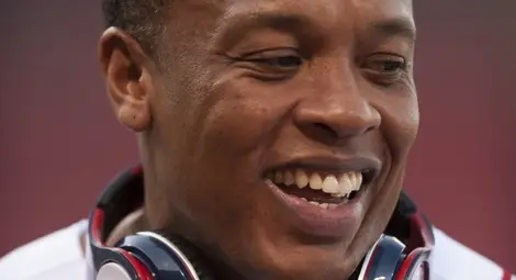 Как слушалките превърнаха Д-р Дре в най-богатият рапър