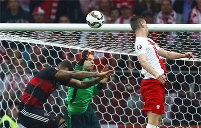 С една загуба Германия сложи край на 2 серии