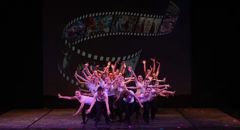 &bdquo;Импулс&ldquo; изиграха вдъхновено пред русенци &bdquo;История на танца&ldquo; /галерия/