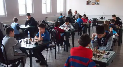 Първи победители в турнира по шахмат на Младежкия дом