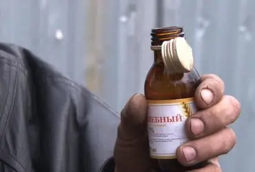 Какво се пие в Русия - водка, антифриз и препарат за вана