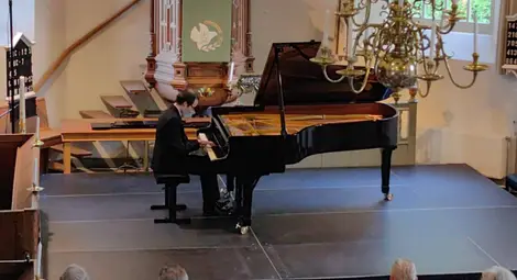 Публиката на фестивала "Аурора" в Нидерландия аплодира горещо пианиста Николай Димитров от Русе