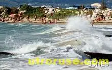 Силно мъртво вълнение има по плажовете на Варна 