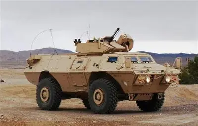 Пияни военни се разходиха с БТР из руски град