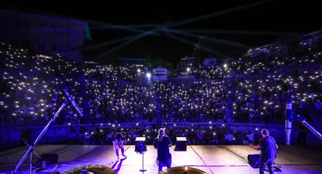 „Ахат“ се присъединяват към голямото турне на Б.Т.Р. в България „Ахат“ се присъединяват към голямото турне на Б.Т.Р. в България