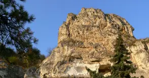 Изложби, молебени и филм прославят 800-летния скален манастир в Иваново