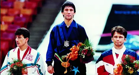 Игрите в Лос Анжелис бяха бойкотирани от социалистическия лагер и това лиши много наши спортисти в отлична форма от сигурни титли и медали.