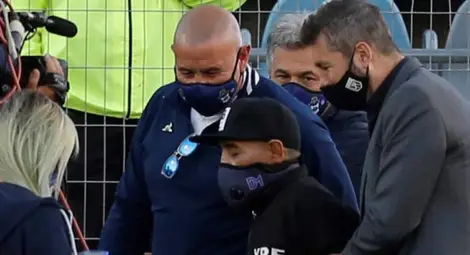 Приеха Марадона в болница