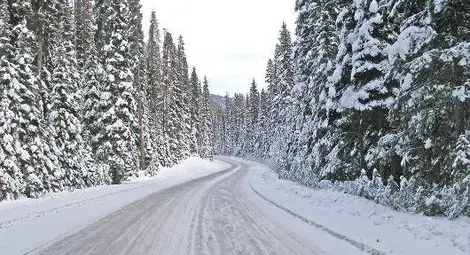 Усложнена обстановка в цялата страна заради снега