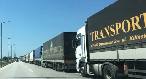 Walmart търси хиляди шофьори и им обещава заплата от $7300