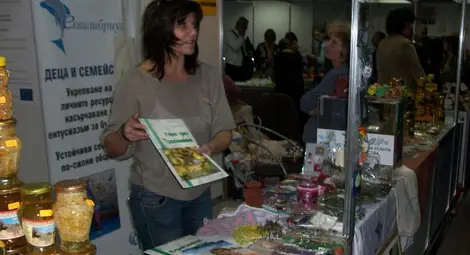 983 лева спечелиха сръчните ръце на деца с увреждания