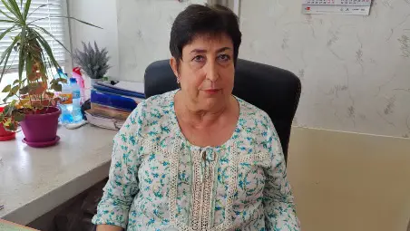 Елена Филипова от РУО-Русе получава грамота от министъра на образованието проф. Галин Цоков