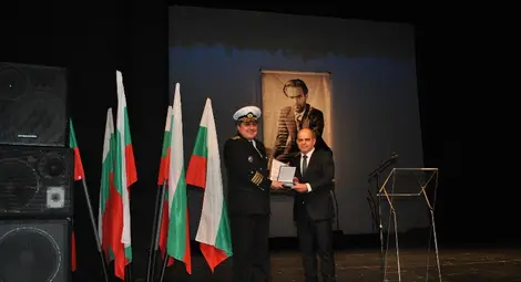 Трима русенци от Военноморското училище отличени с плакет &bdquo;Русе&ldquo;